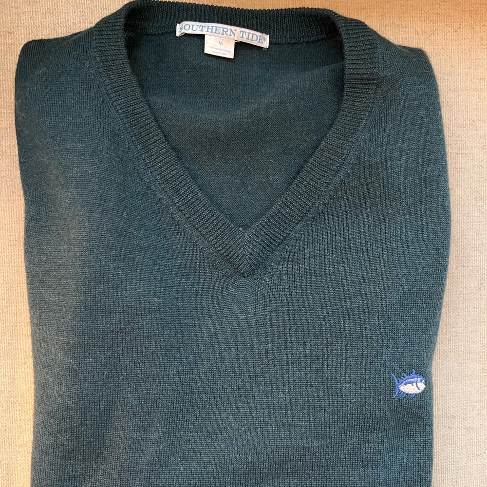 Southern Tide Sweater Medium